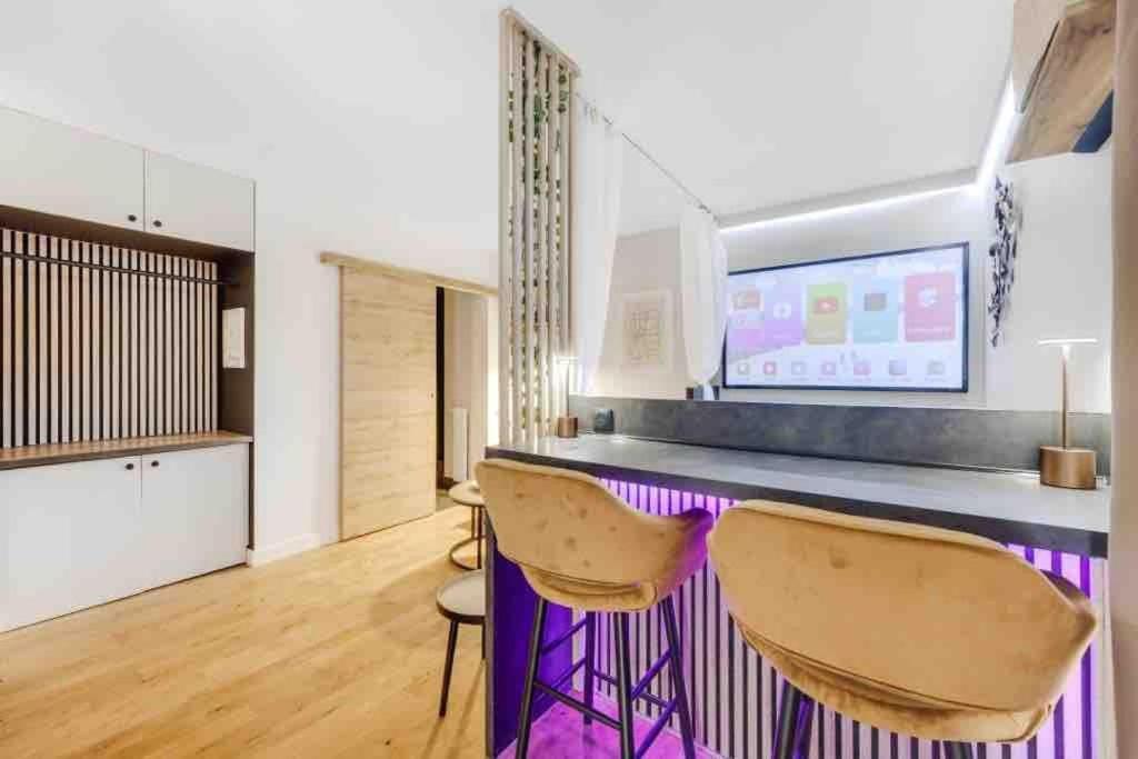 Panorama: Cosy Parisian Retreat With Eiffel Tower Views Apartment