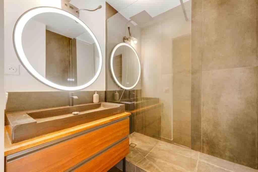 Panorama: Cosy Parisian Retreat With Eiffel Tower Views